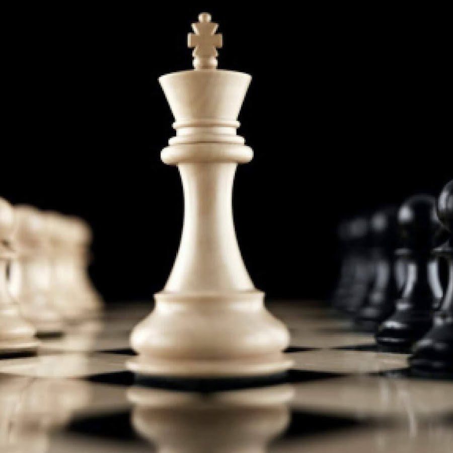 Ферзь в шахматах это Королева