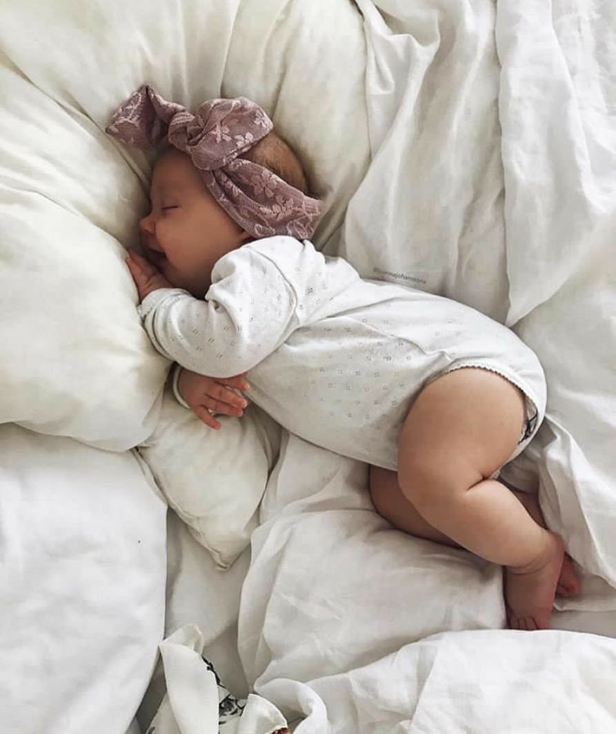 Спящий младенец