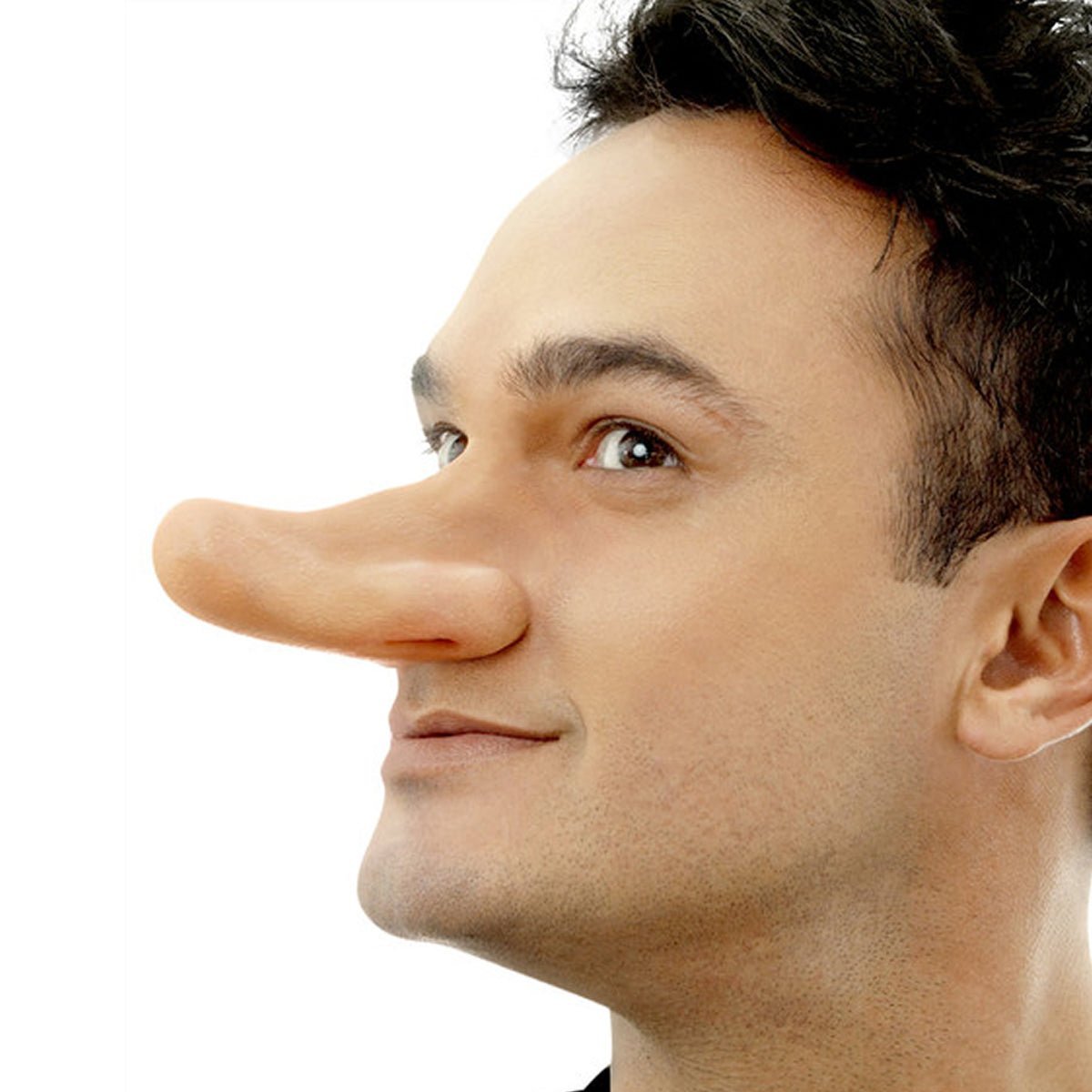 Человеческий нос с совмещением с губами.