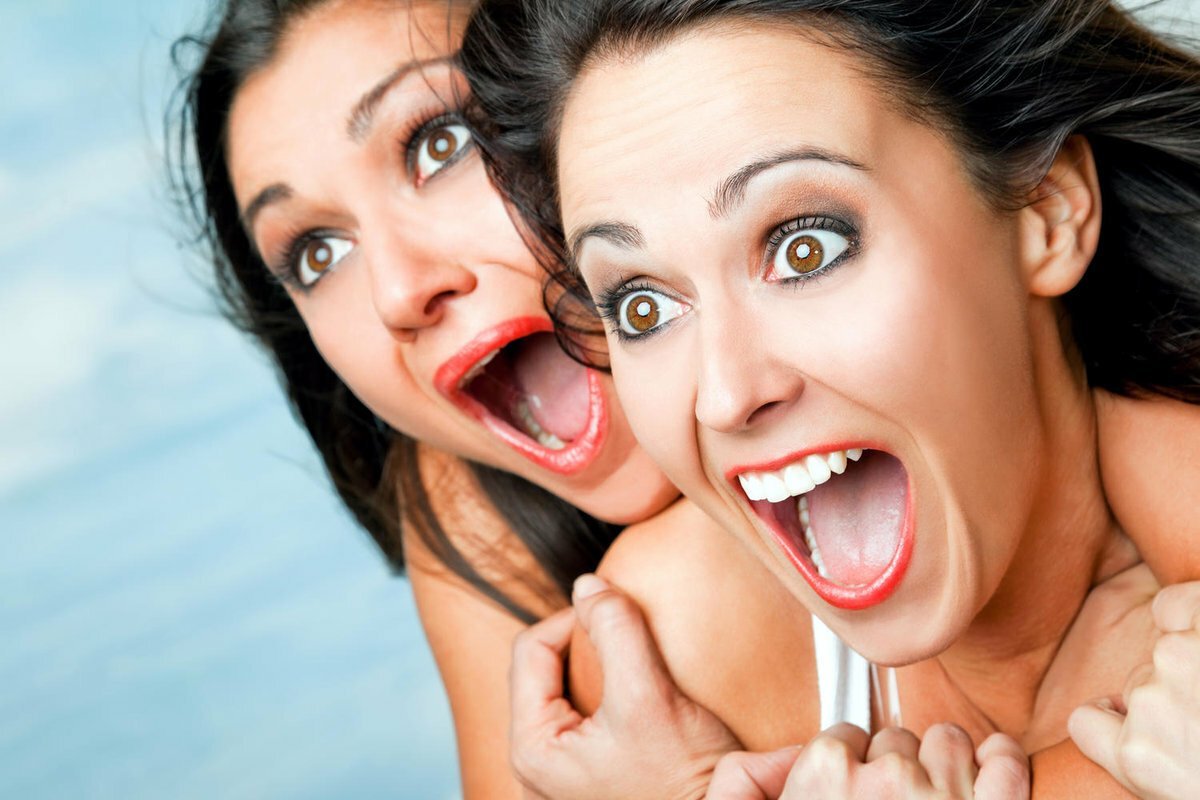 Восхищенная девушка