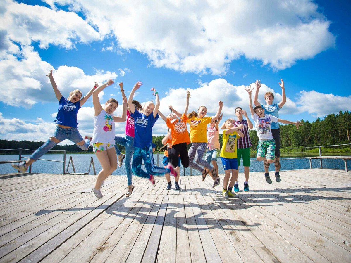 Лагерь на море