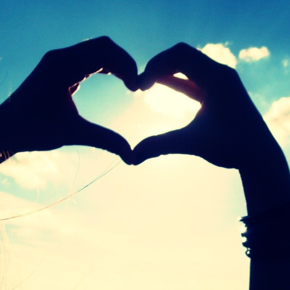 Сердце руками фото