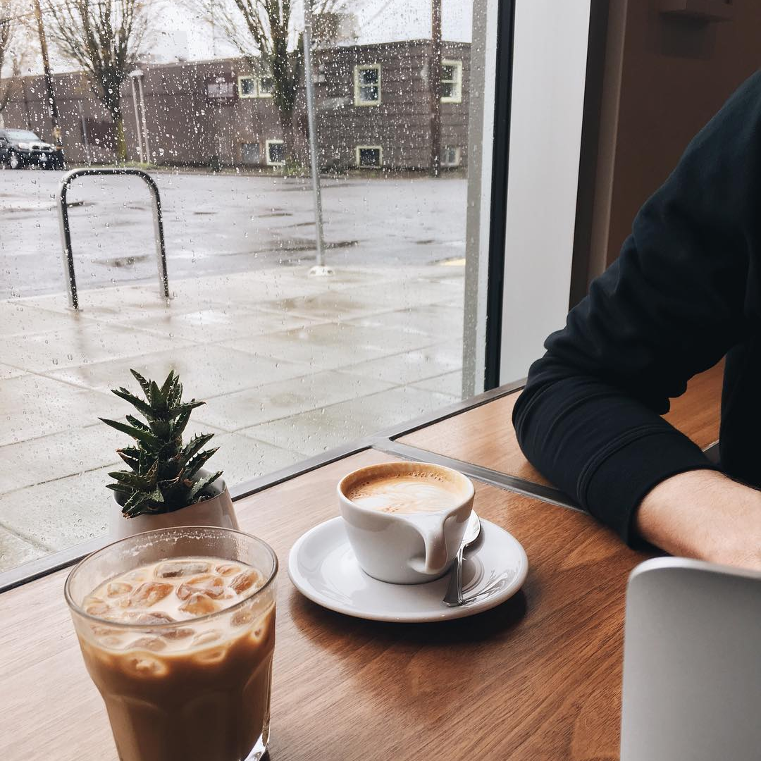 Уютная девушка