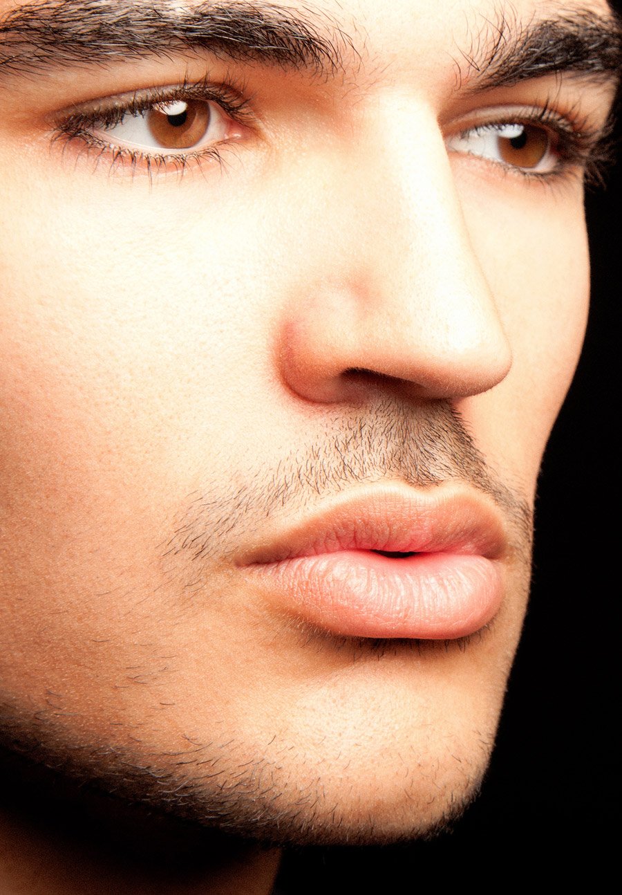 Губы мужские