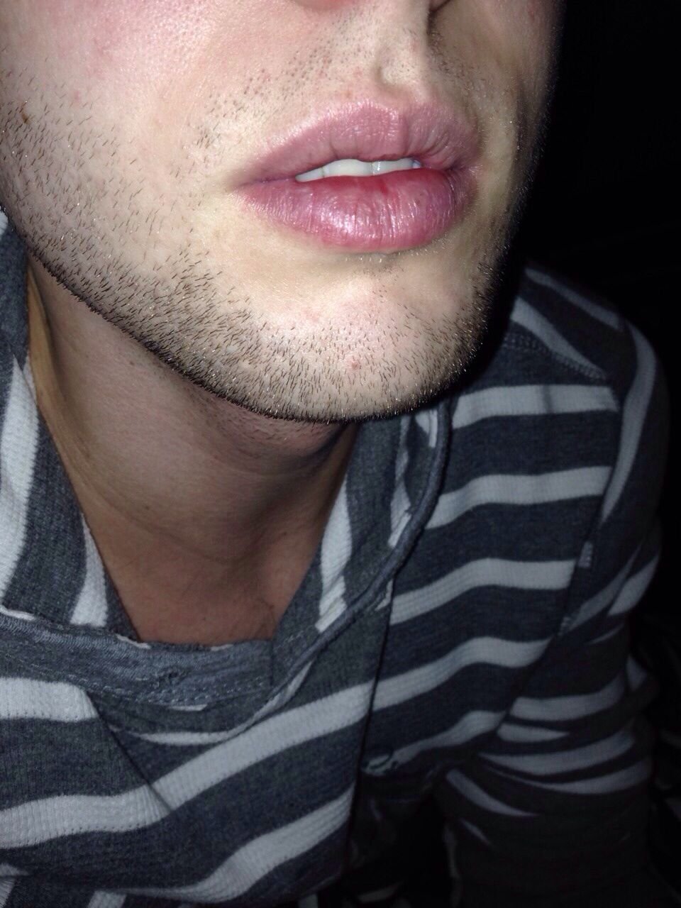 Красивые мужские губы