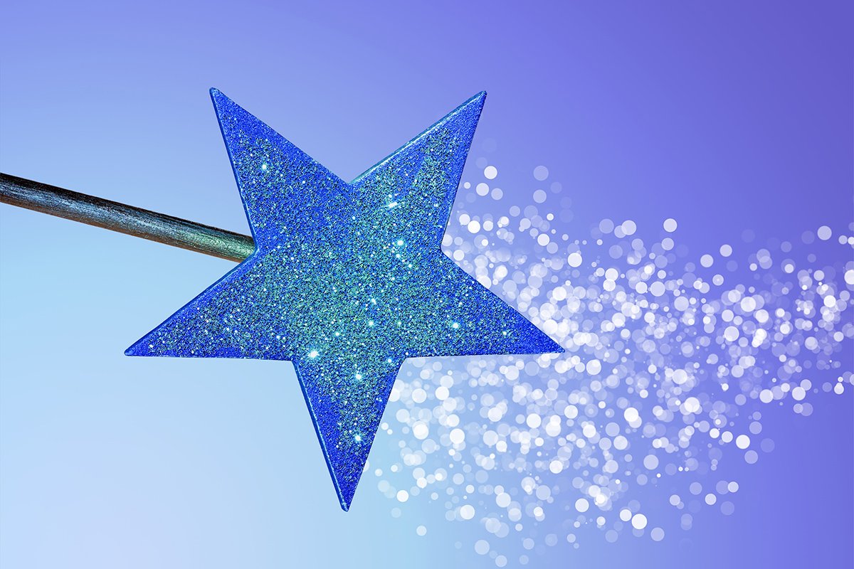 Волшебная палочка на голубом фоне