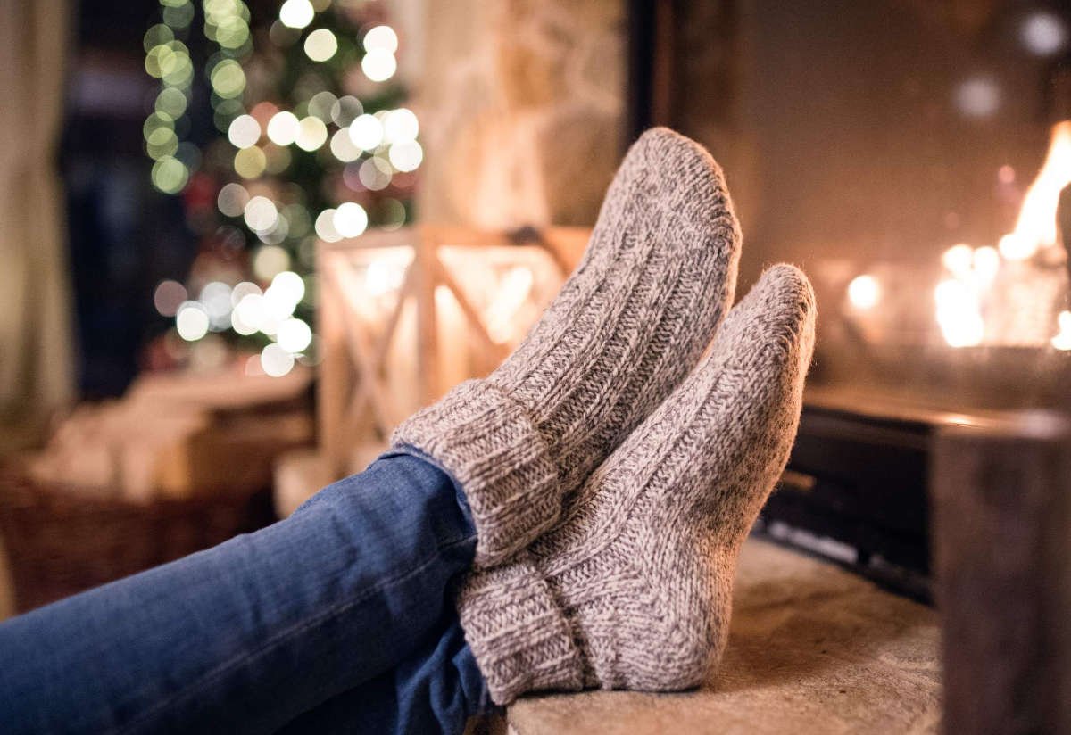 Ноги в шерстяных носках