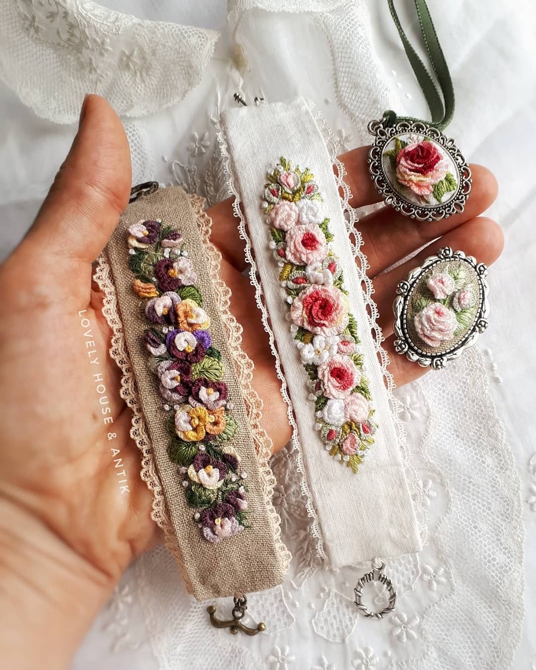 Вышитые браслеты