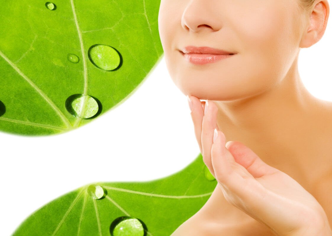 Девушка с гладкой кожей