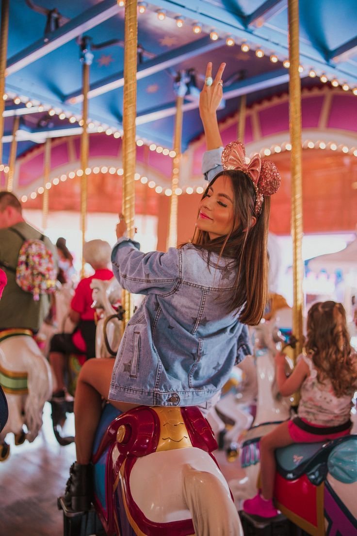 Детки в игровой комнате