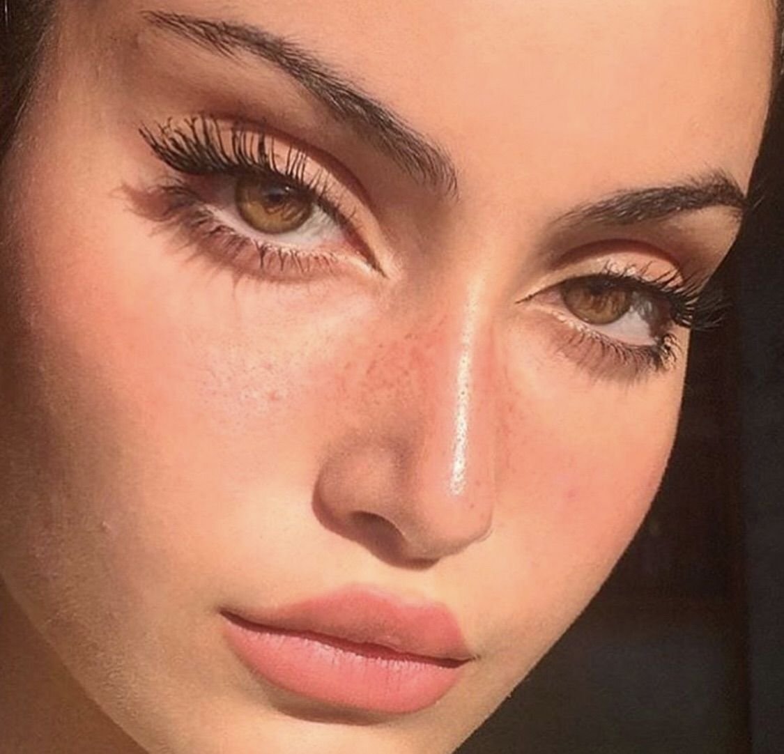 Голубоглазые девушки