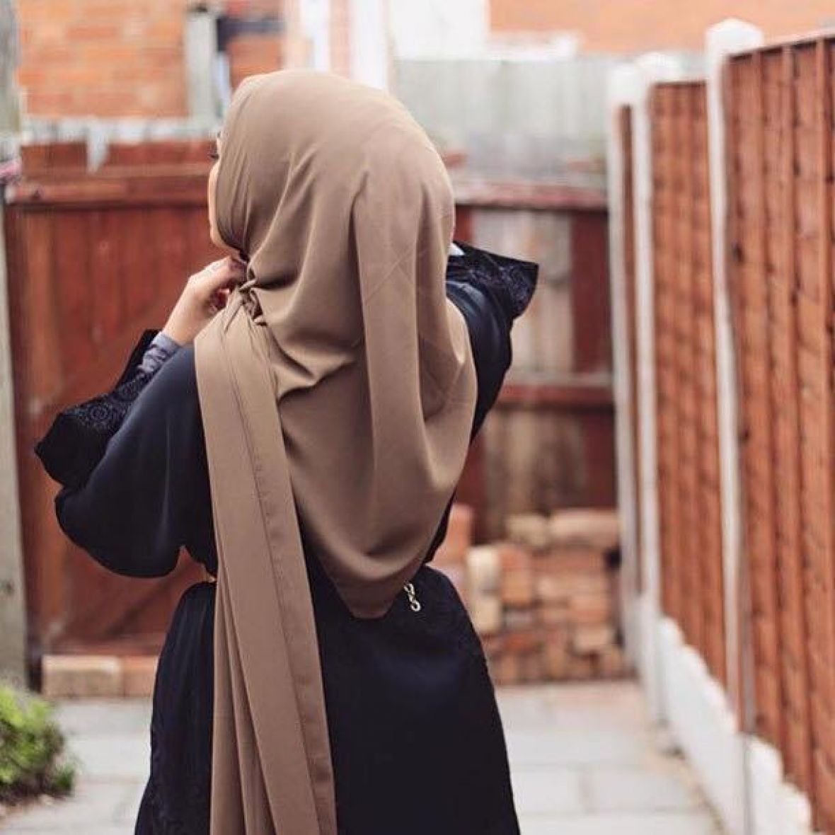 Муслим Хажар Амина