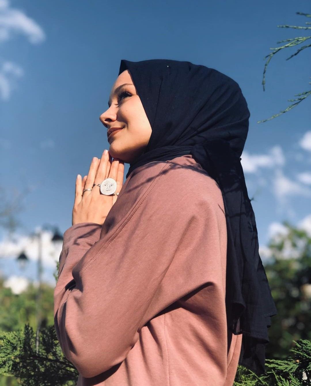 Девушки покрытые в хиджабе