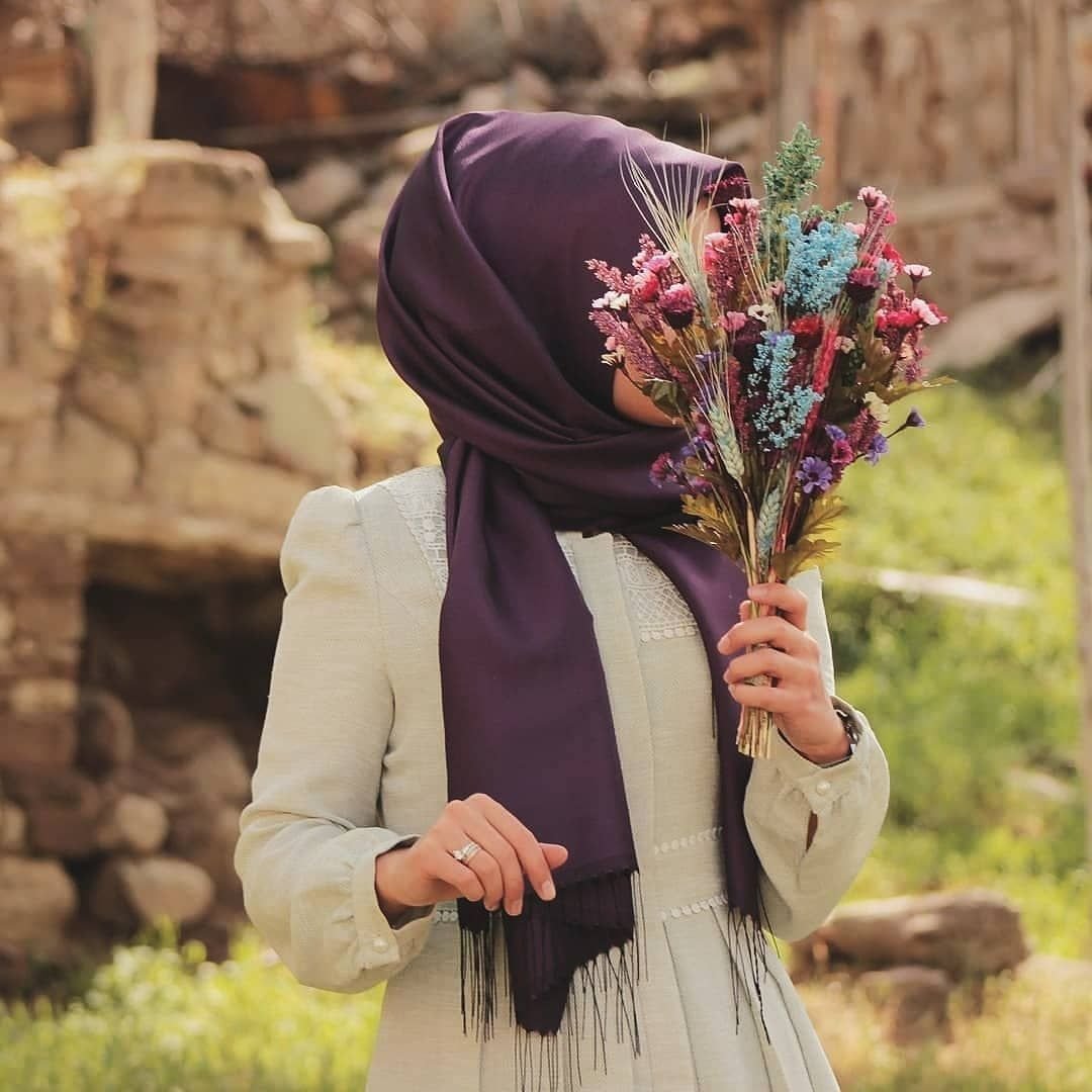 Девушка в планке без лица