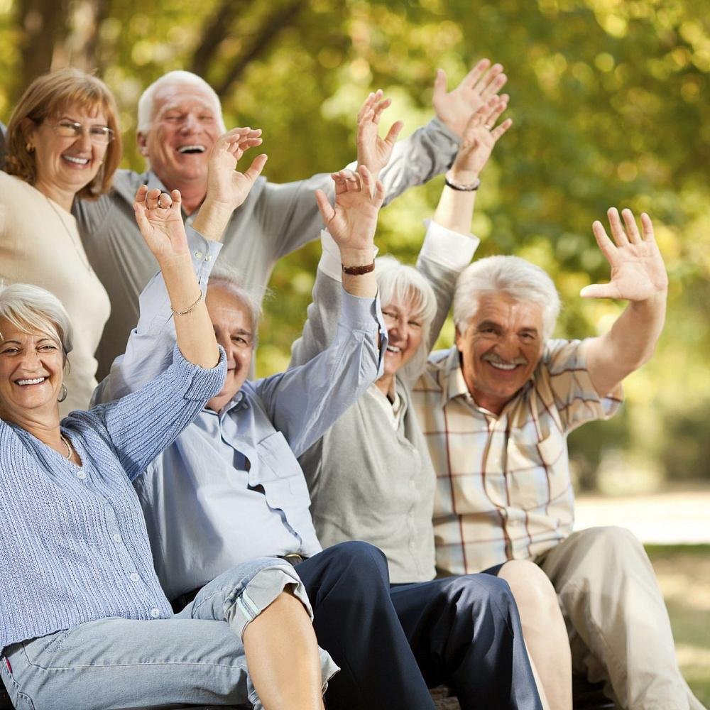 Пожилые люди