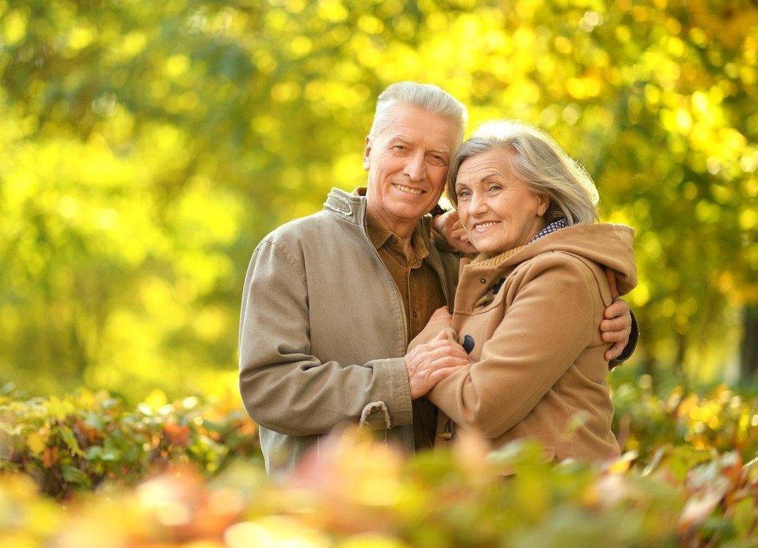 Пожилые люди