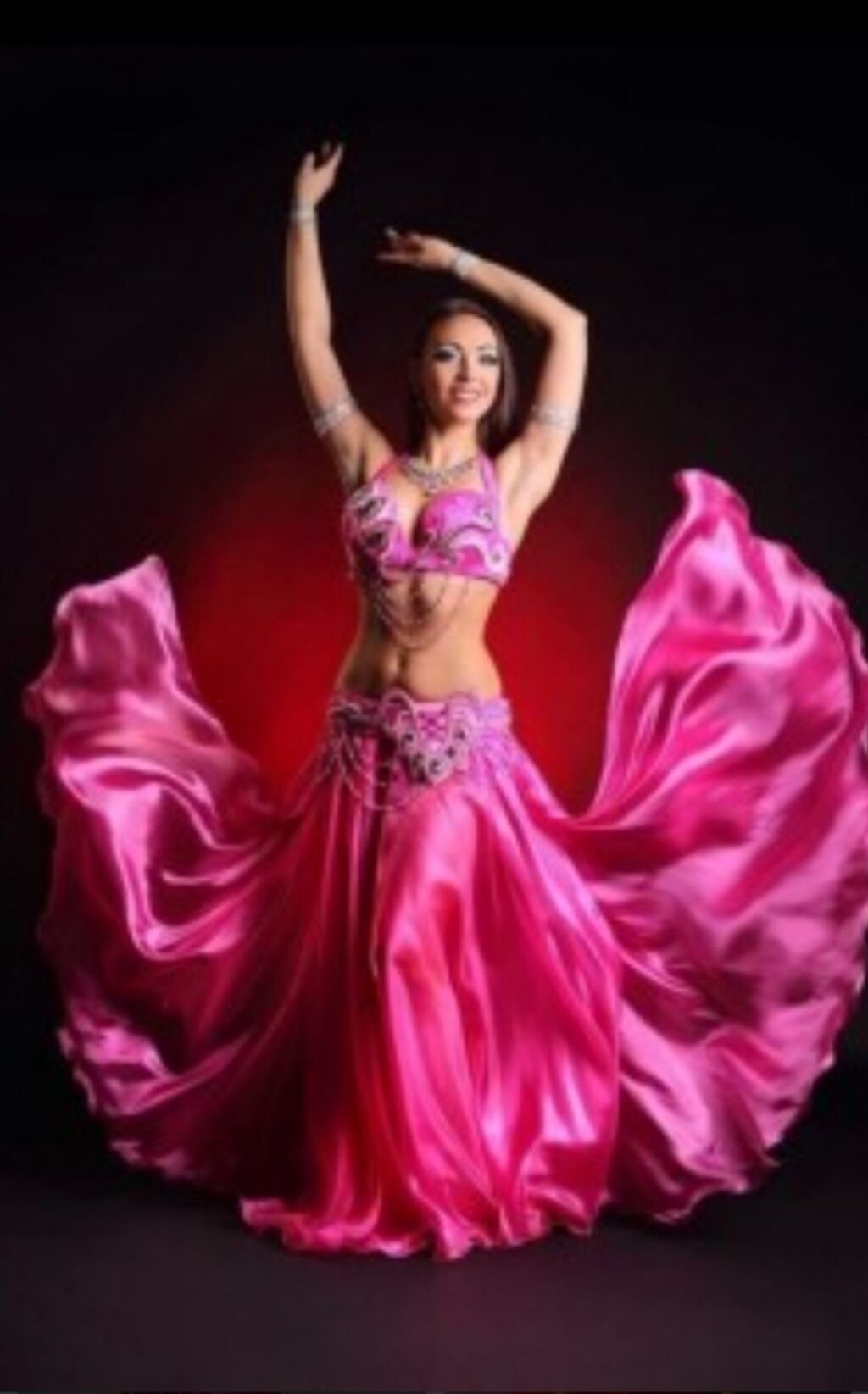 Танцовщица беллиданс