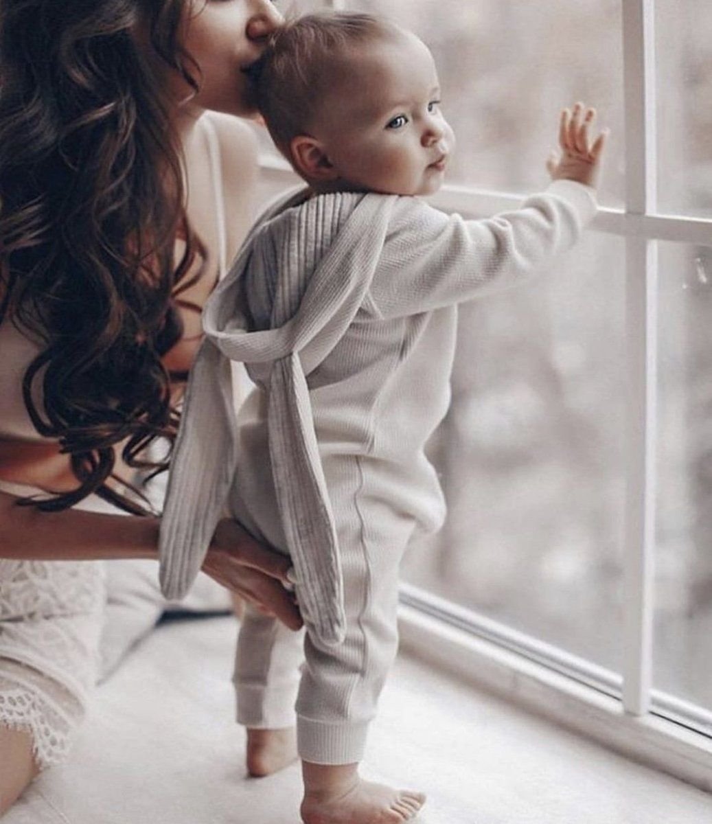 Мать и младенец арт