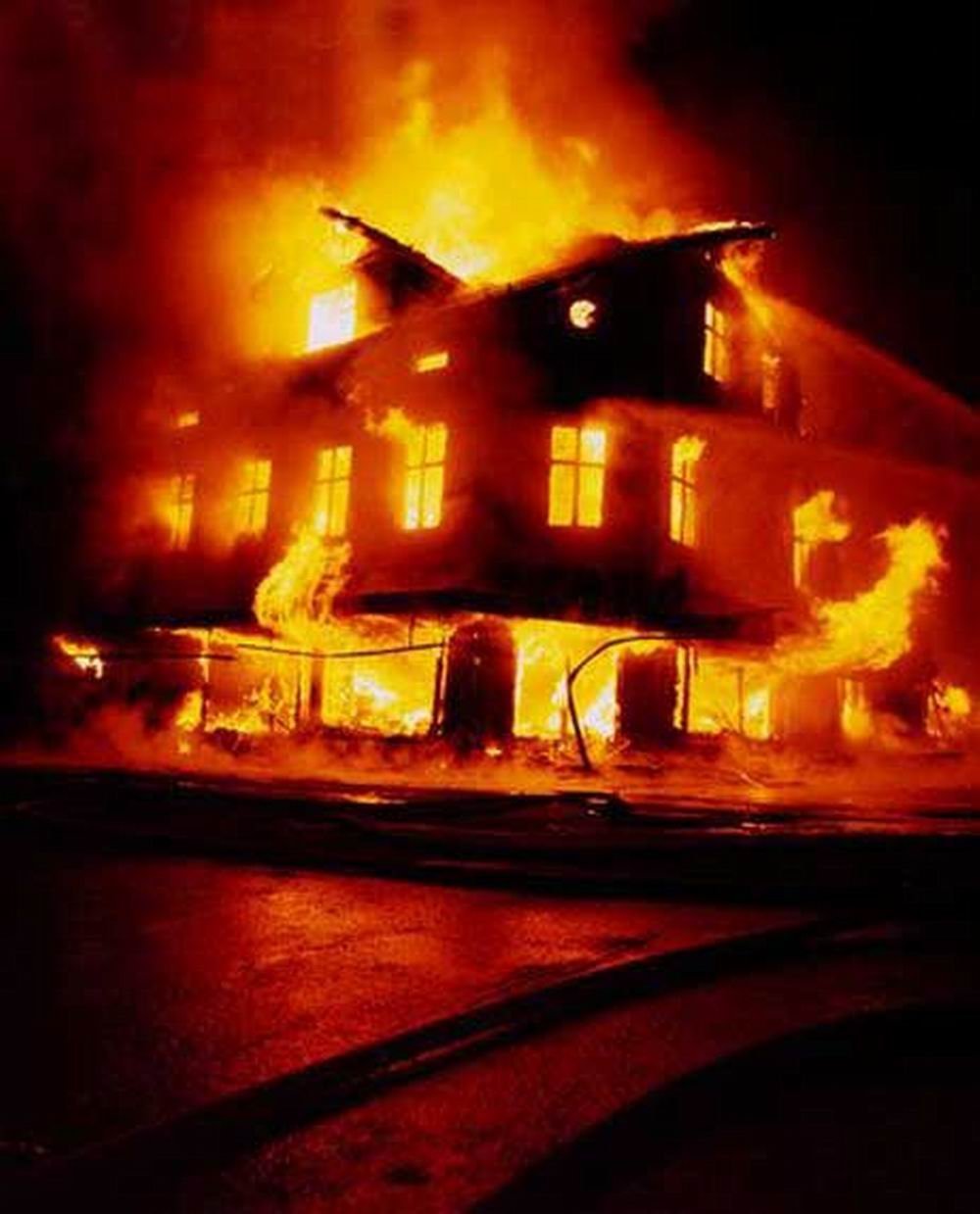 Горящее здание