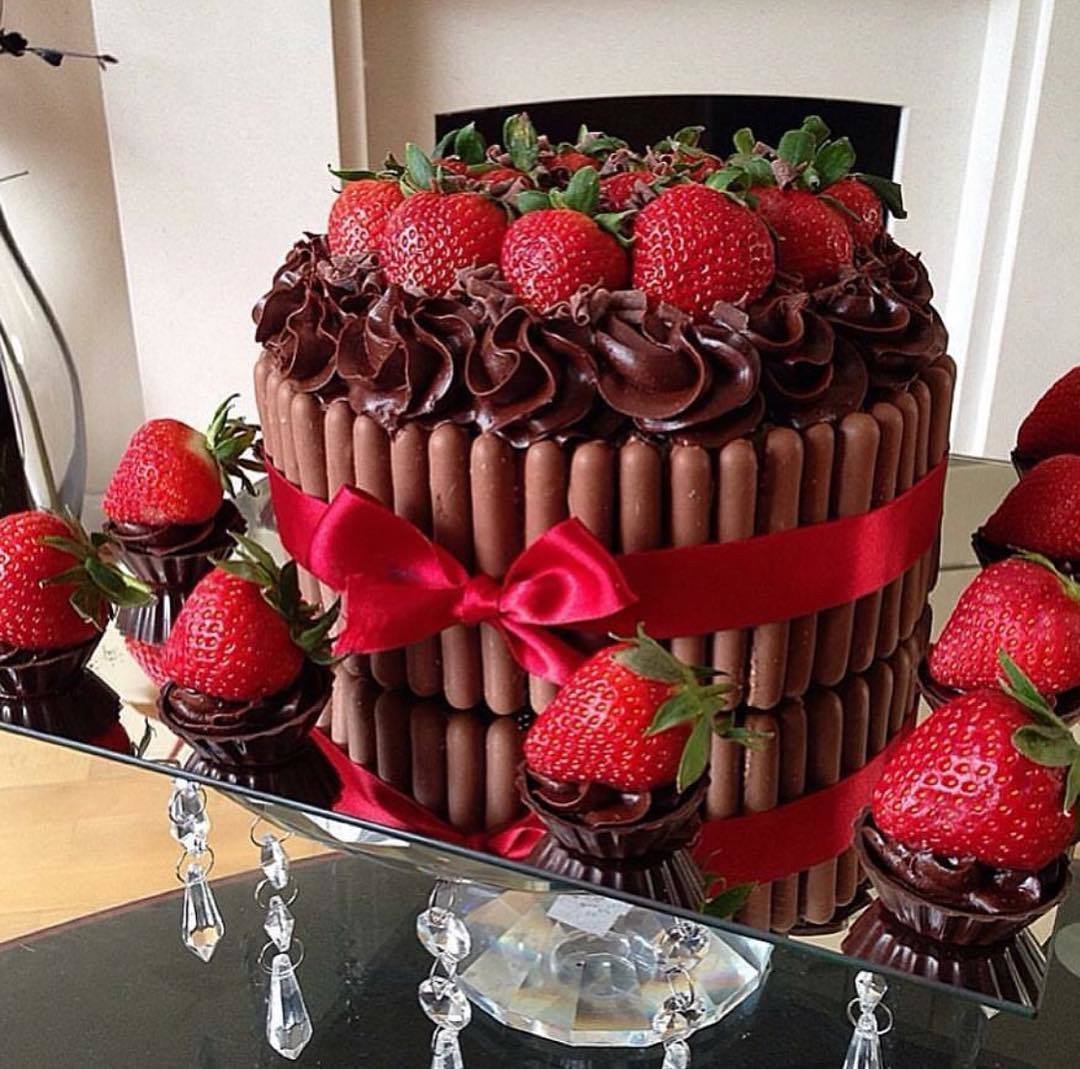 Ренат Агзамов торт Бородиной