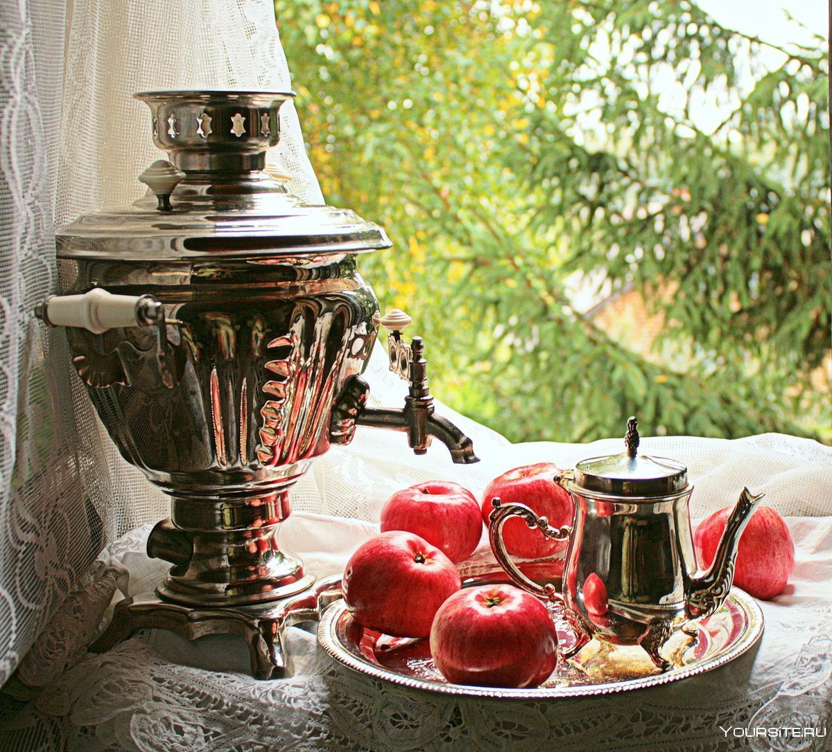 Чаепитие с самоваром