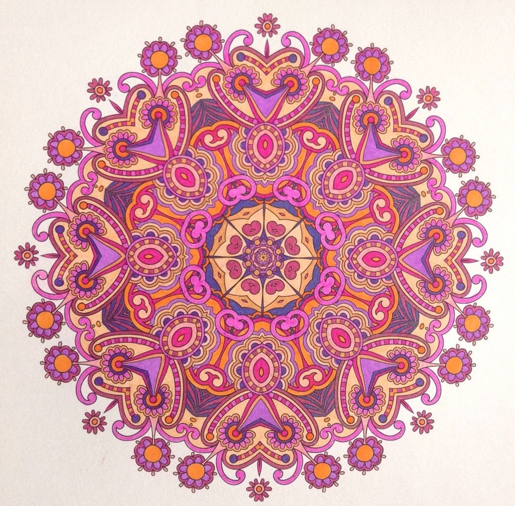 Мандала в теплых тонах