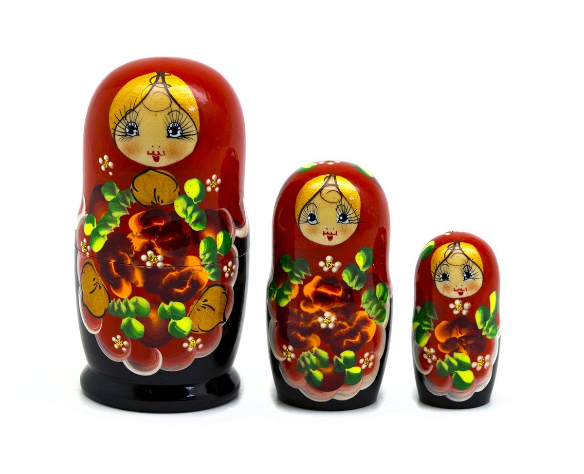 Матрешка на прозрачном фоне