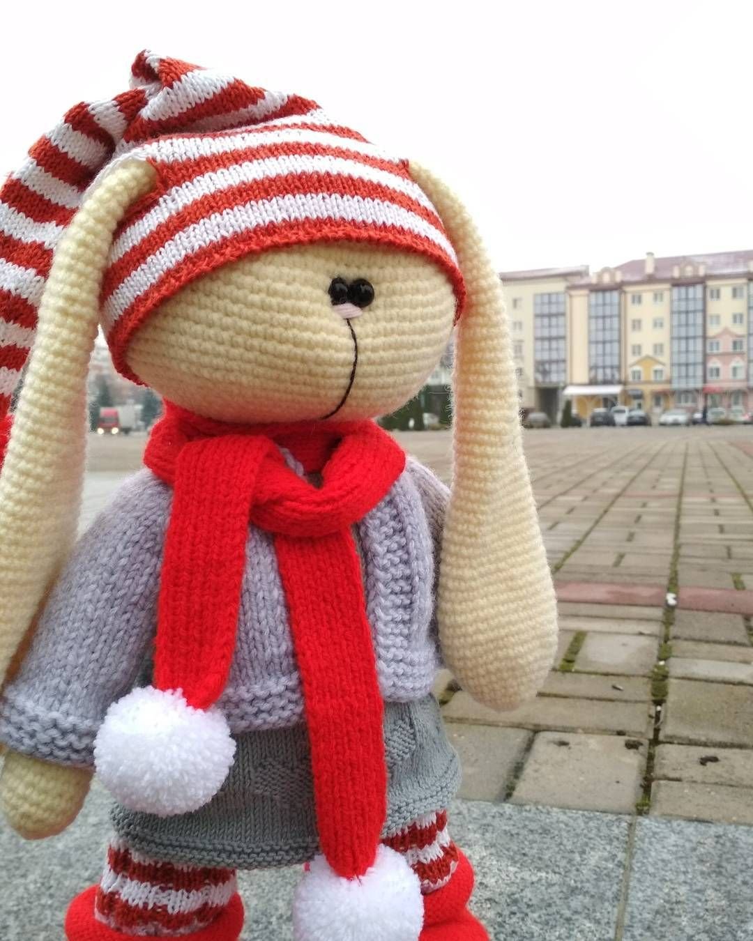 Кролик Кико в шапочке новый год