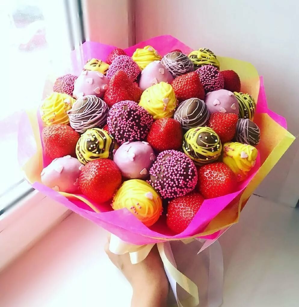 Подарок из конфет