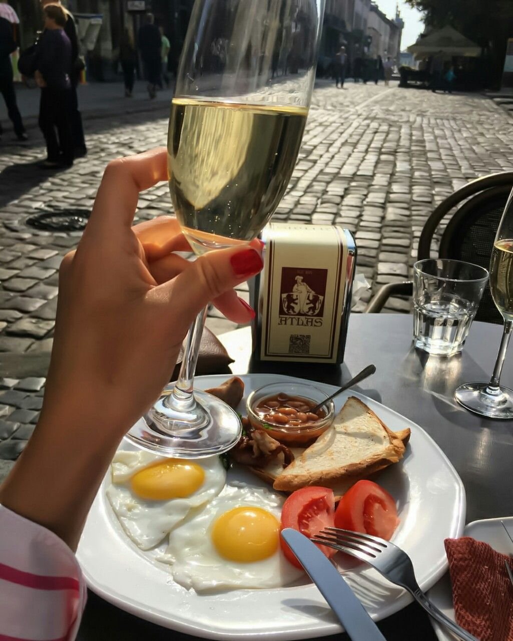 Завтрак с вином