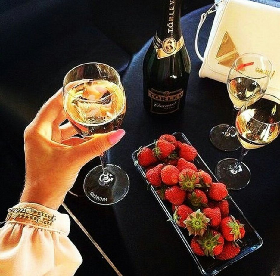 Уютный вечер с ноутбуком