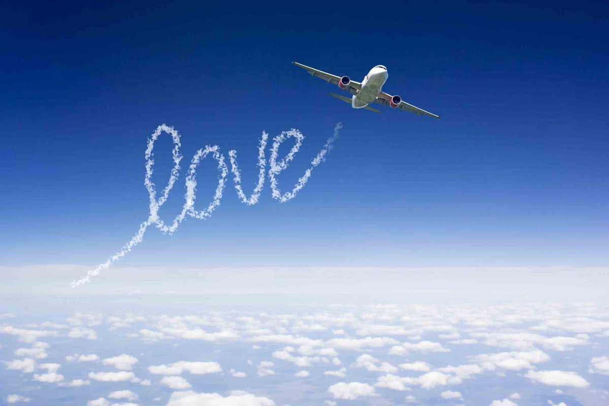 Вид из иллюминаторов самолета прикольный