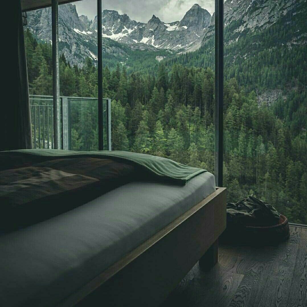 Спальня с видом на горы