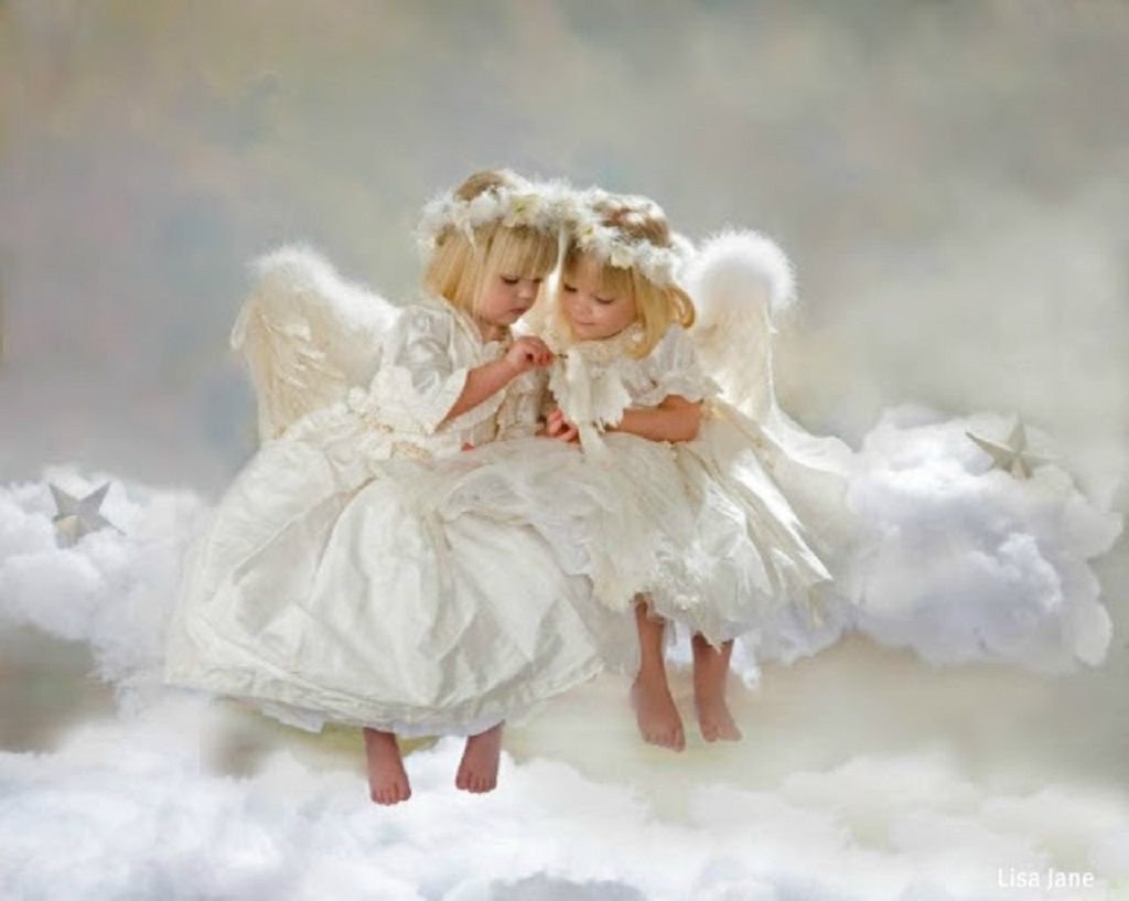 Два маленьких ангелочка