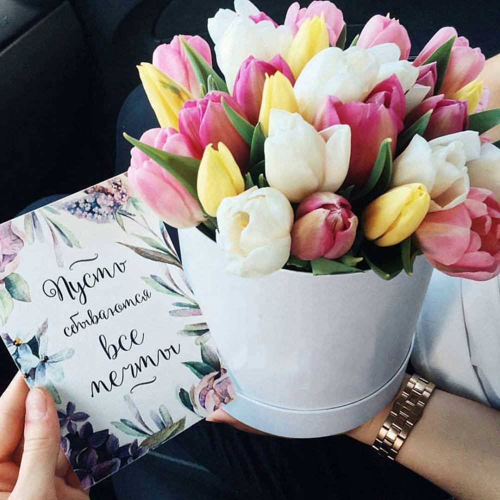 Букет тюльпанов в коробке