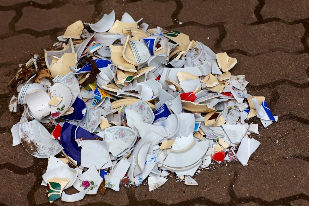 Разбитая тарелка