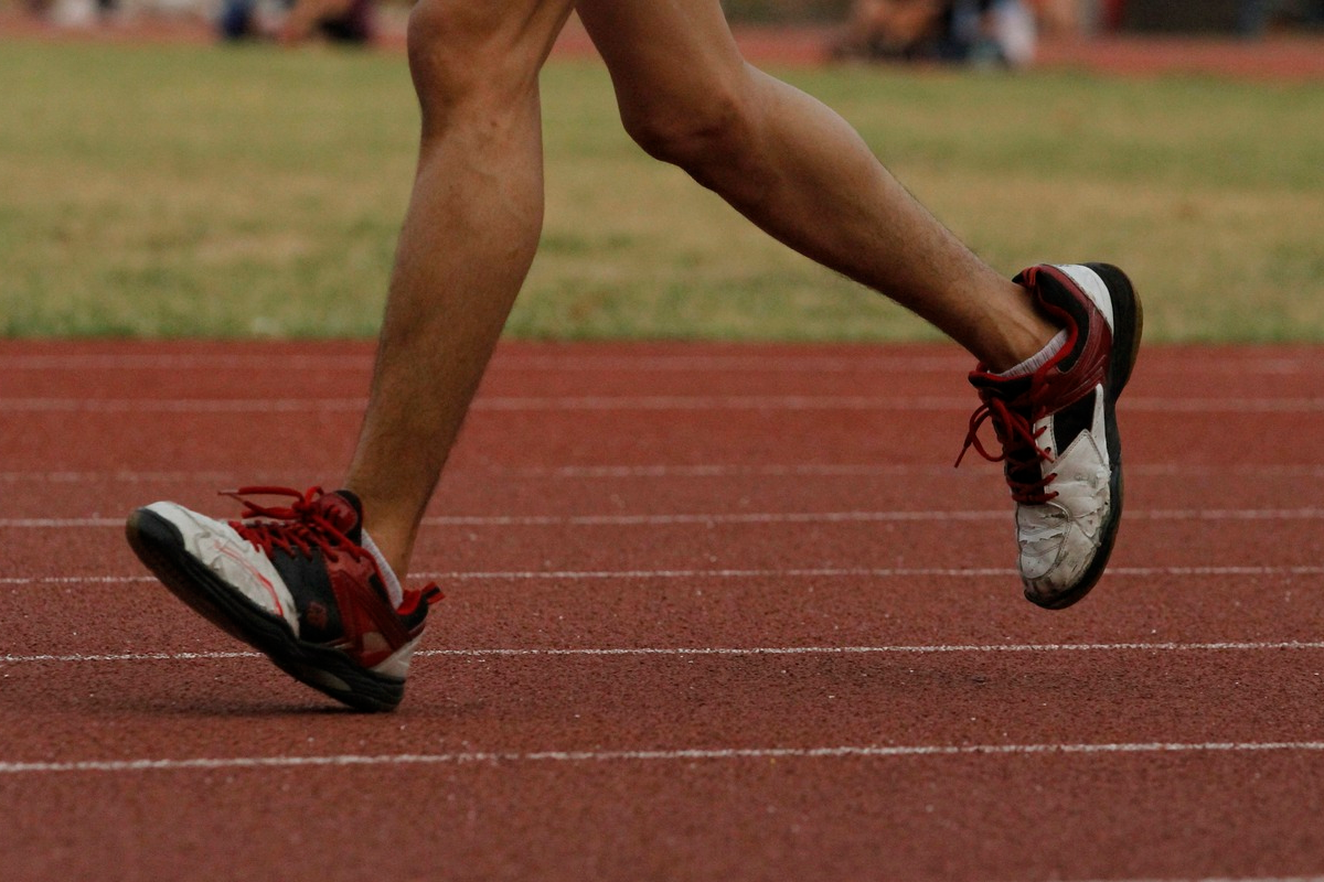 Бег с прямыми ногами