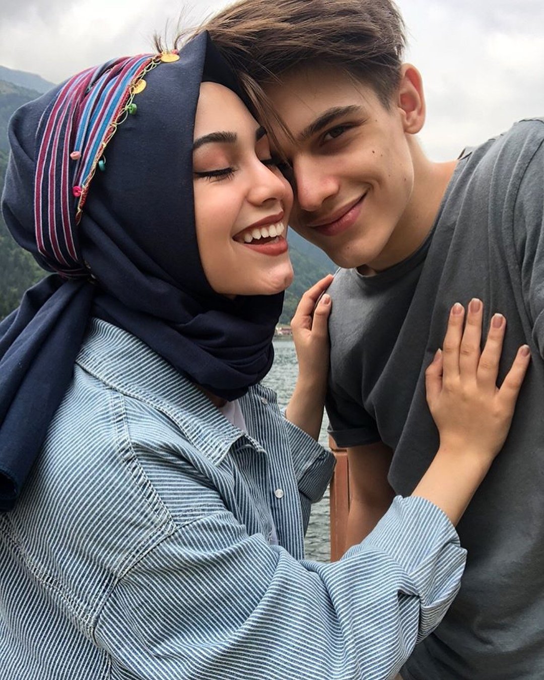 Красивые мусульманские пары солнце