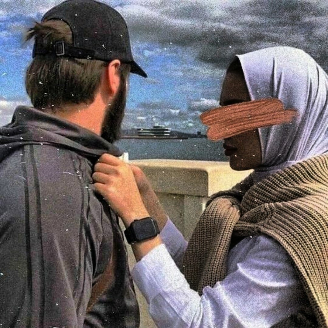 Девушка в хиджабе с парнем