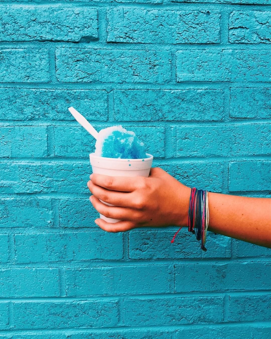 Светло бирюзовый цвет