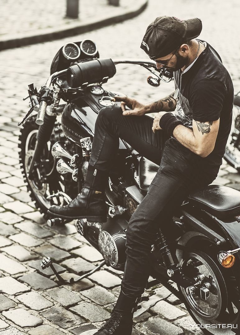 Эскиз тату череп с короной