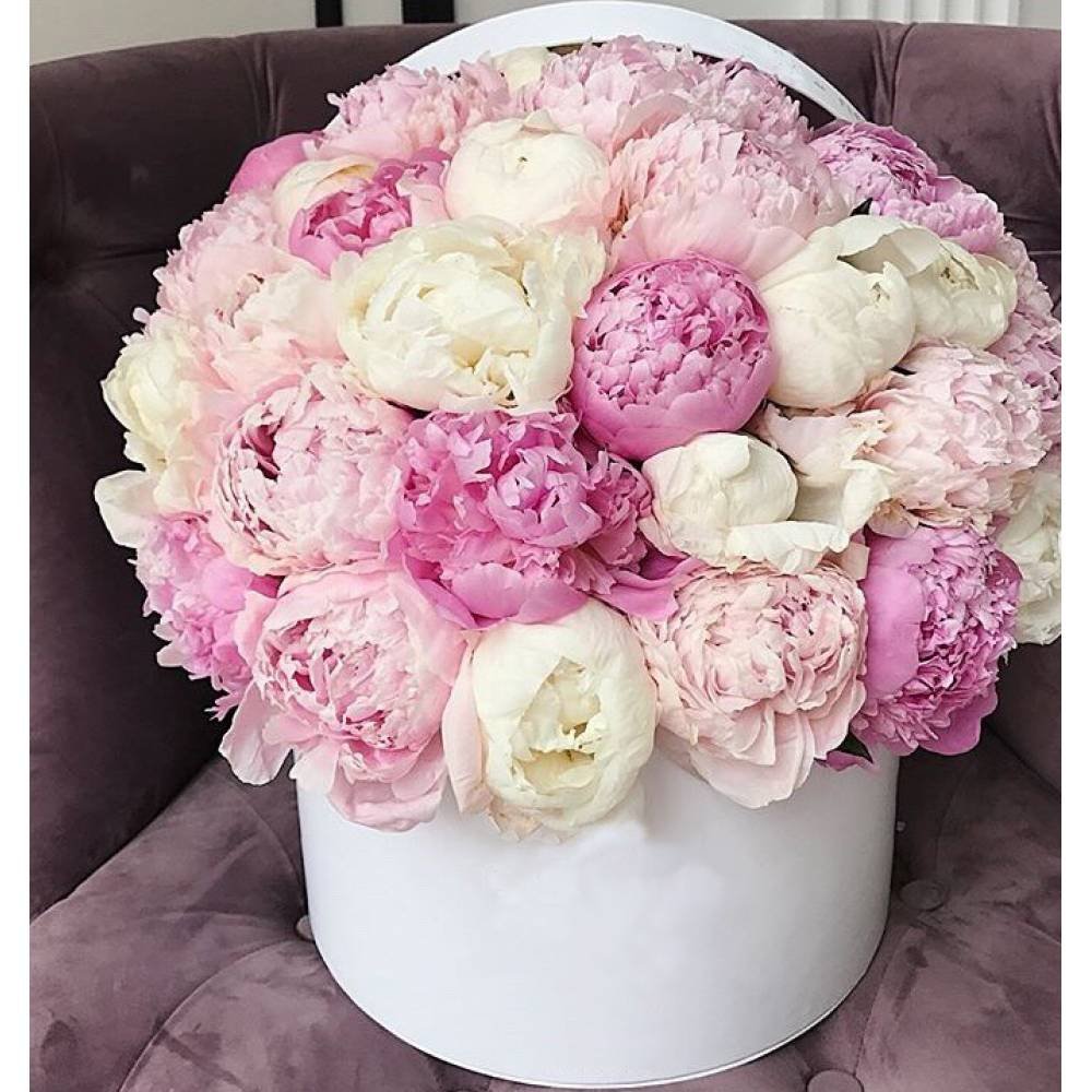 Букет с пионами