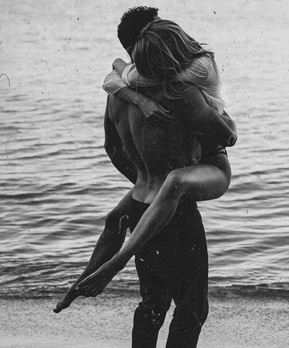 Картинки объятия влюбленных