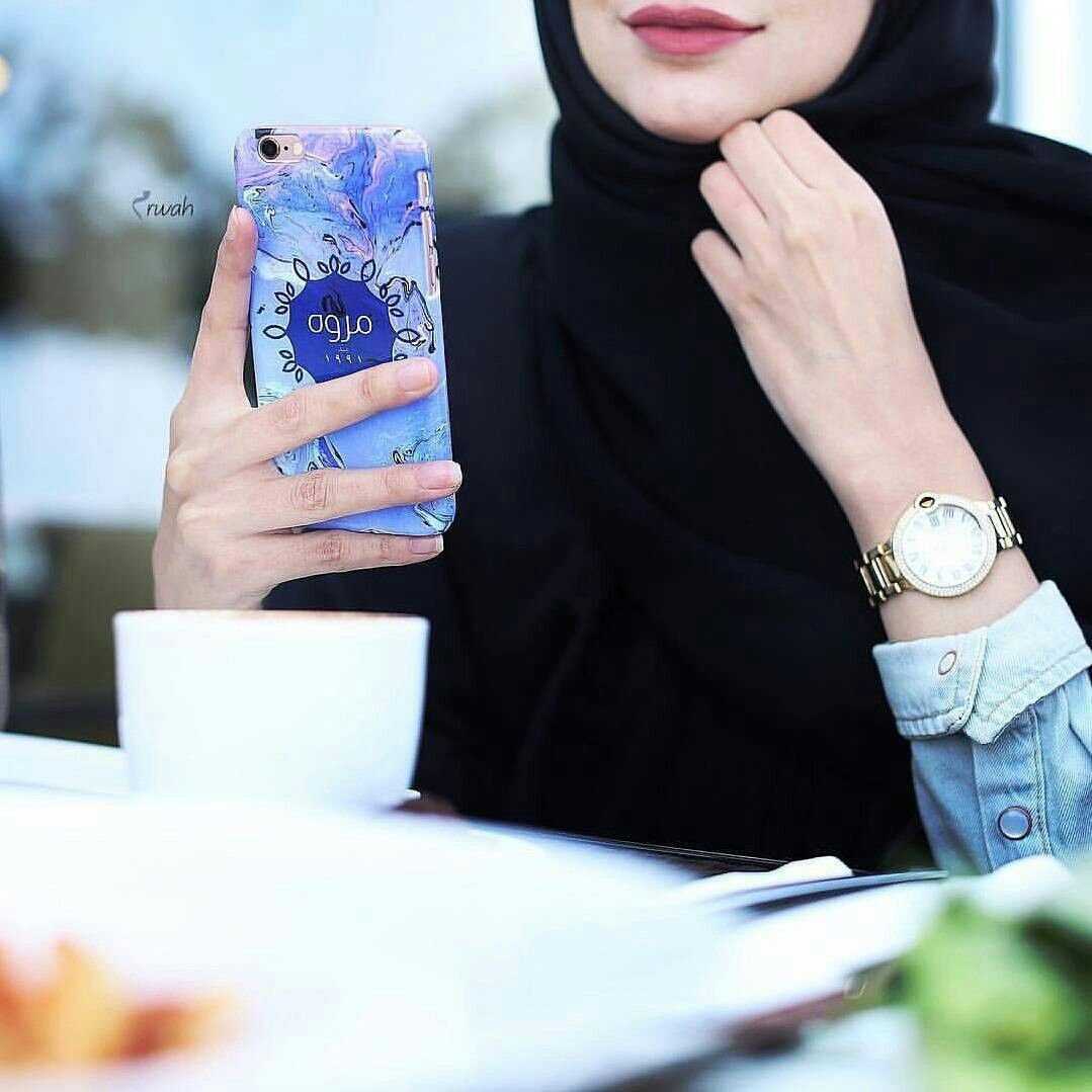 Мусульманка в платке без лица