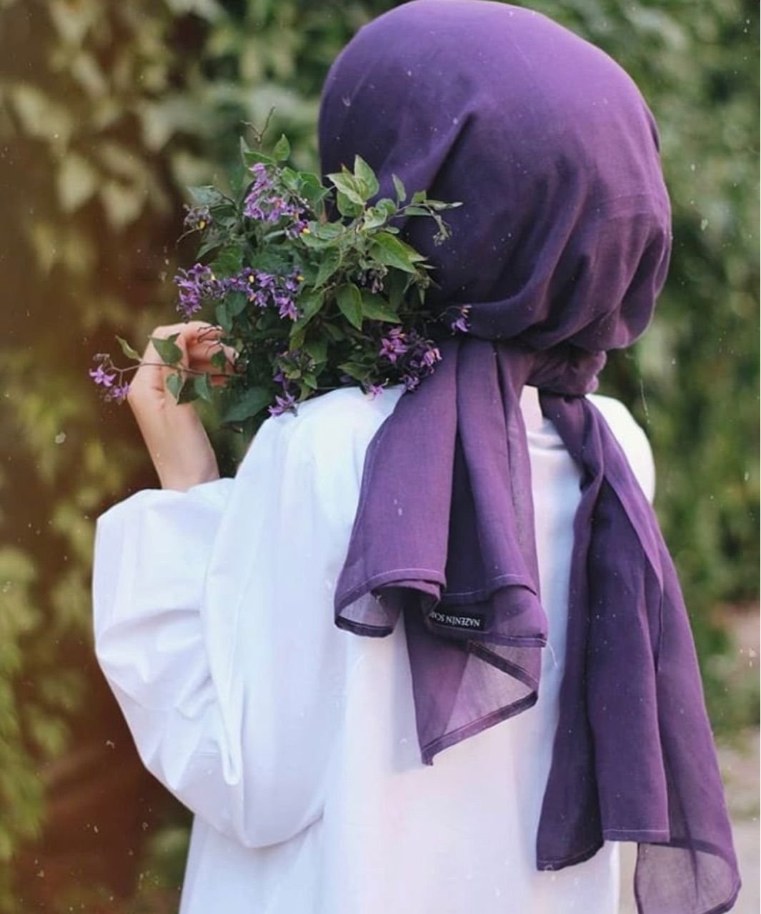 Мусульманка с телефоном