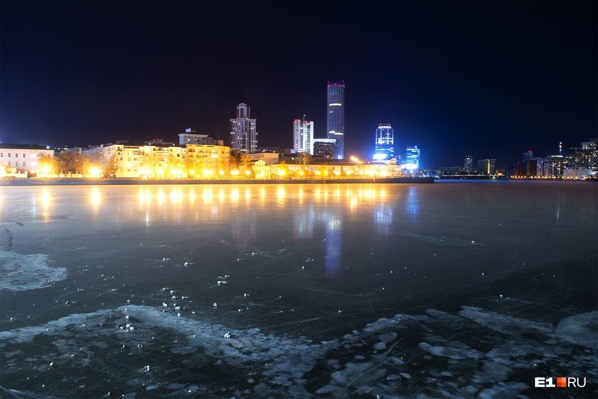 Городской пруд Екатеринбург зимой