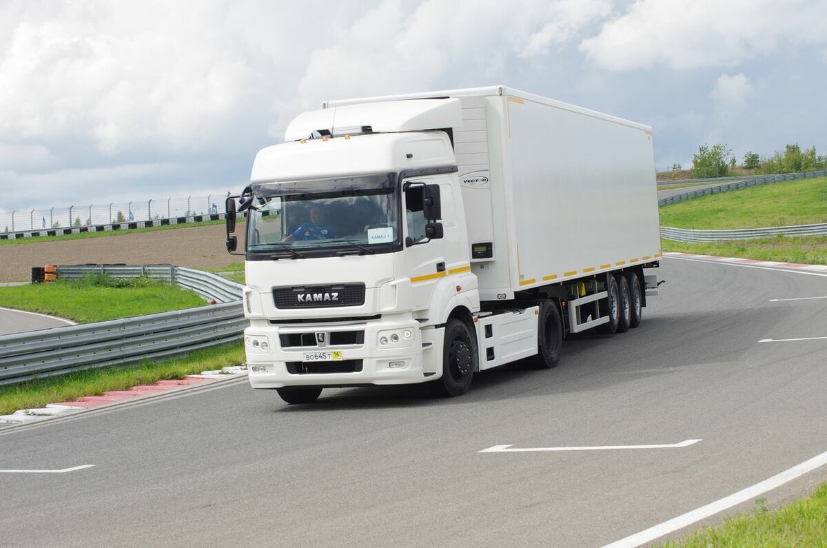 КАМАЗ 5490 фура