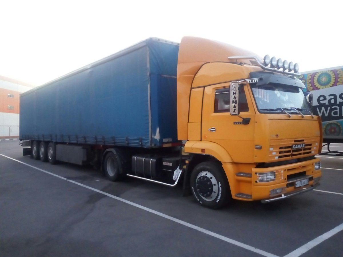 Грузовик КАМАЗ 5460