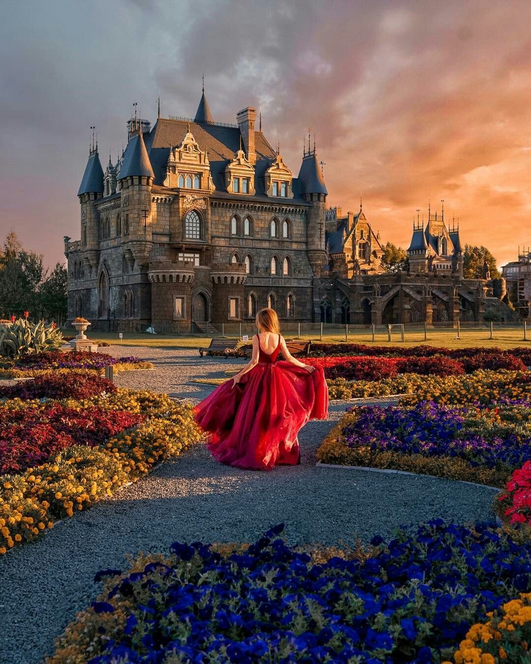 Розовый замок в Диснейленде