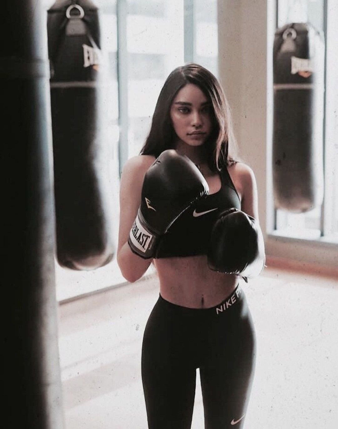 Камилла боксерша